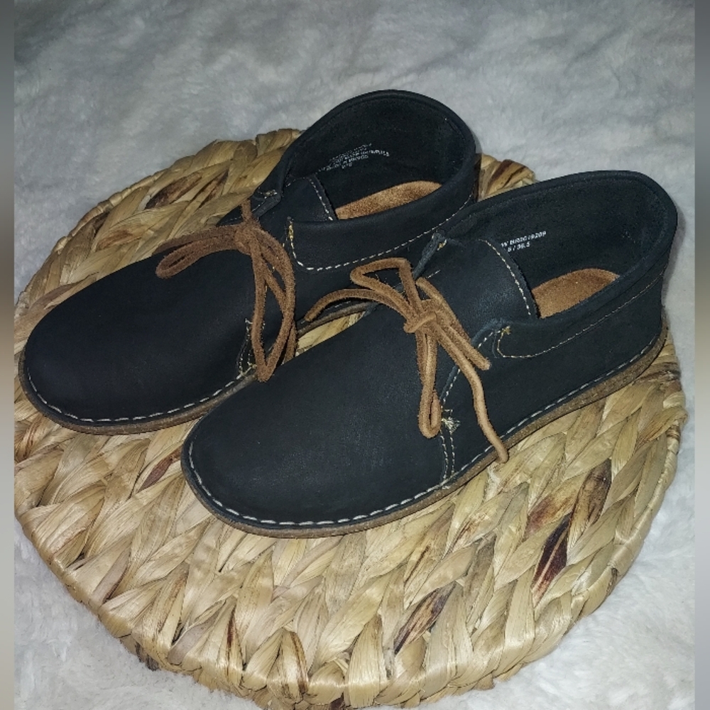 Women’s Born NWOB Nuala Bootie: Size 6 Black